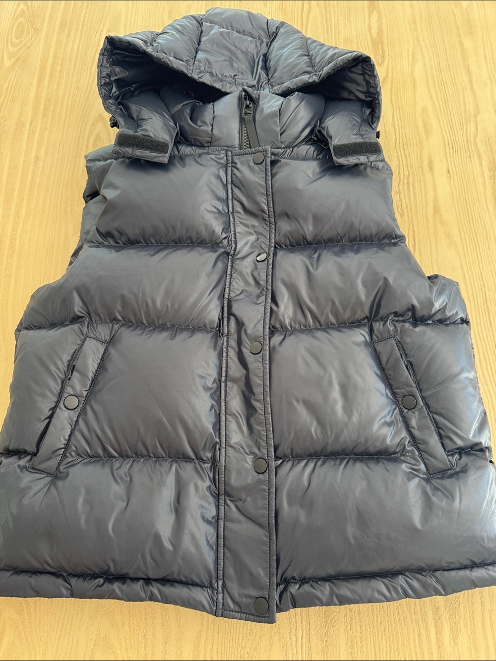 Quince- Women’s  Shiny black “responsible down” Puffer Vest w/ detachable hood